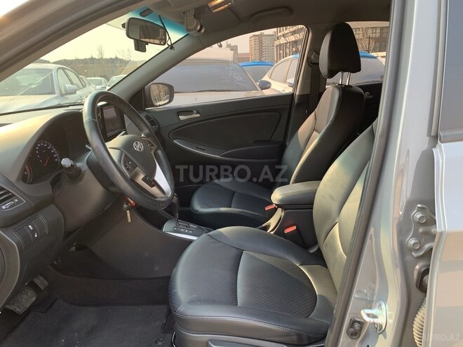 Hyundai Accent-6