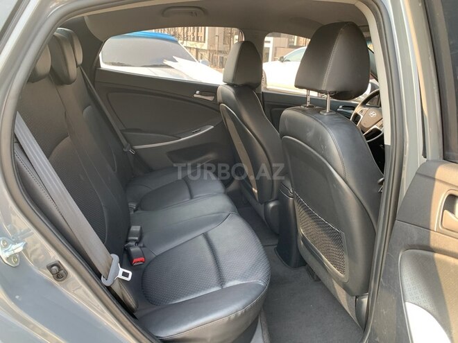 Hyundai Accent-8