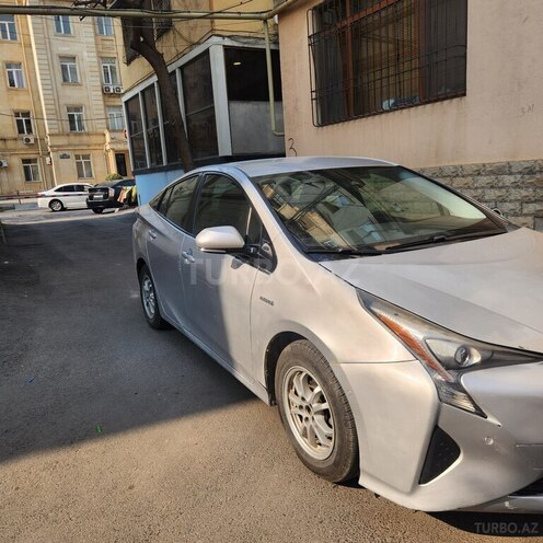Toyota Prius-2
