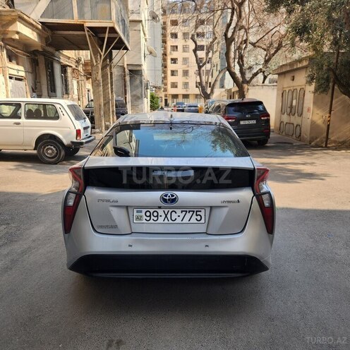 Toyota Prius-6
