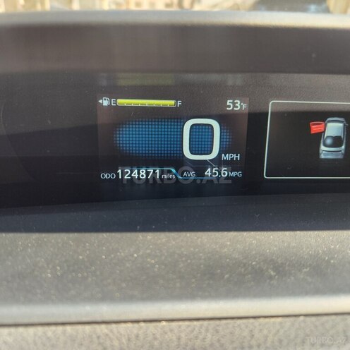 Toyota Prius-8