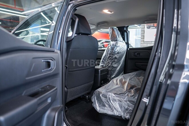 Mitsubishi L200-10
