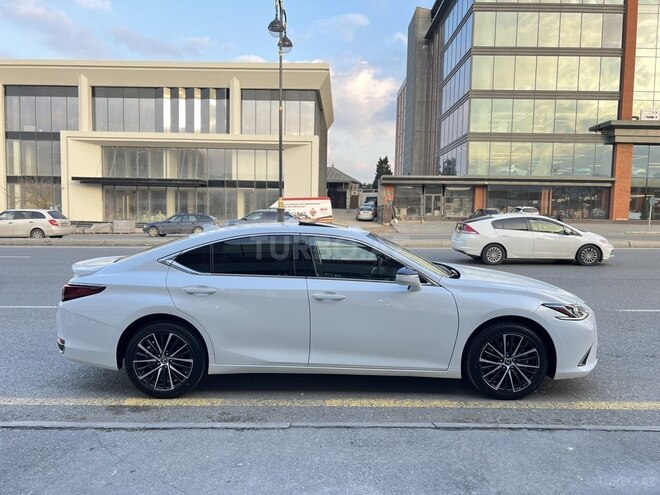 Lexus ES 300h-4