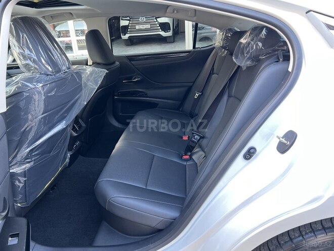 Lexus ES 300h-7