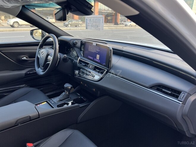 Lexus ES 300h-9
