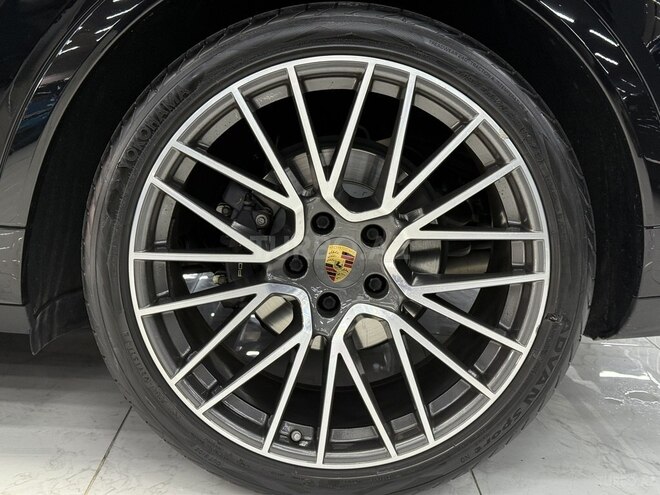 Porsche Cayenne Coupe-14