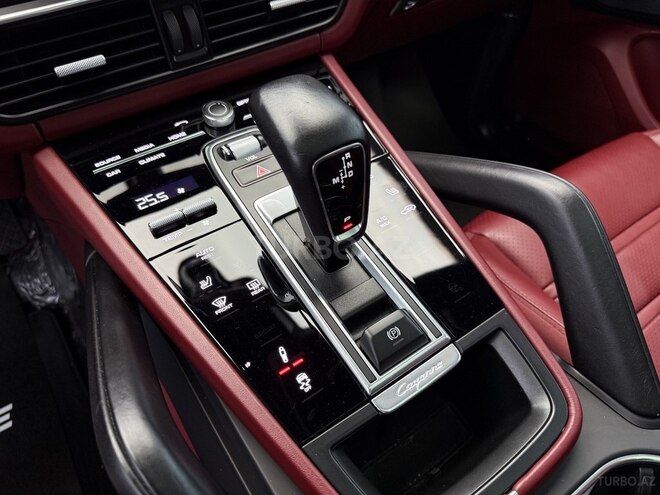 Porsche Cayenne Coupe-12