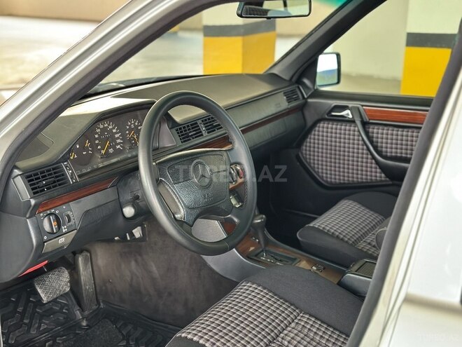 Mercedes E 200 1995, 367,000 km - 2.0 l - Bakı