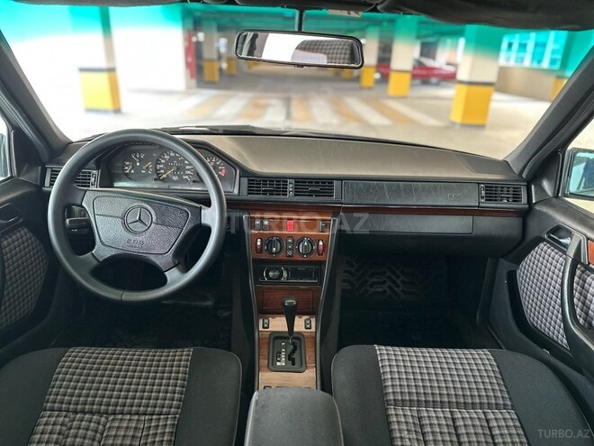 Mercedes E 200 1995, 367,000 km - 2.0 l - Bakı
