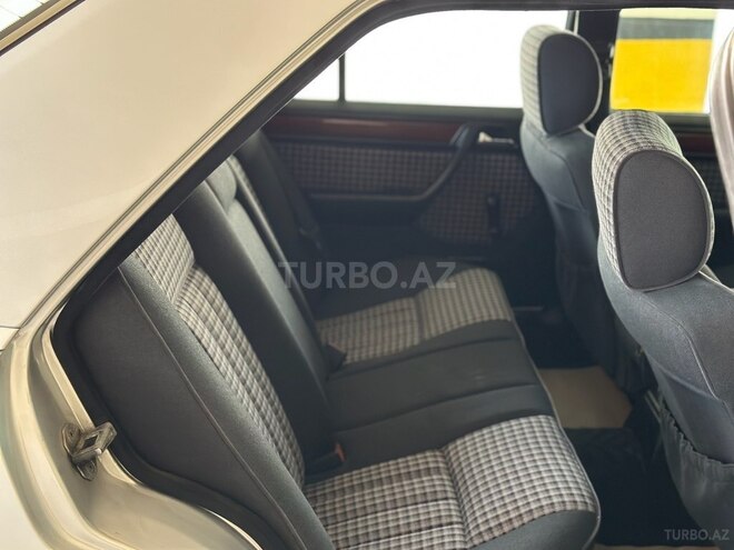 Mercedes E 200 1995, 367,000 km - 2.0 l - Bakı