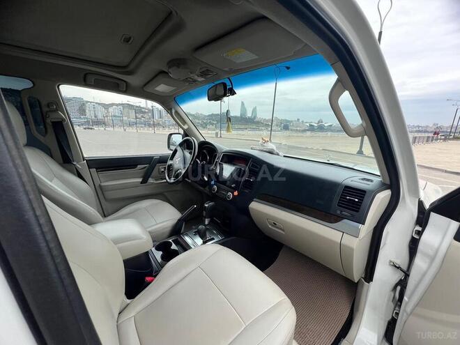Mitsubishi Pajero 2010, 230,000 km - 3.5 l - Bakı
