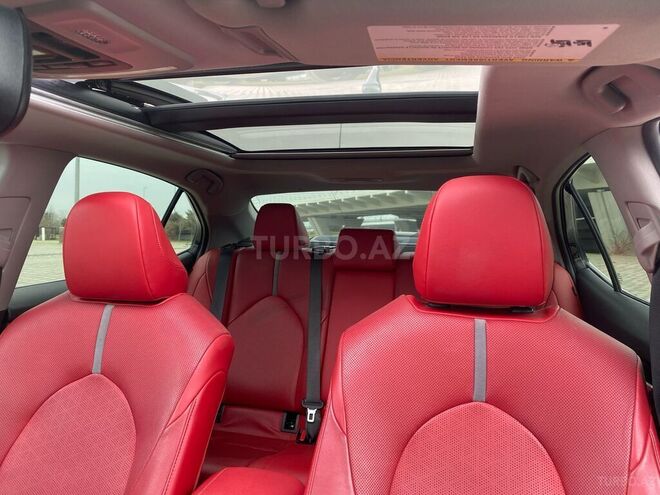 Toyota Camry-14