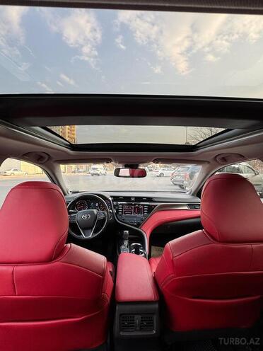 Toyota Camry-12