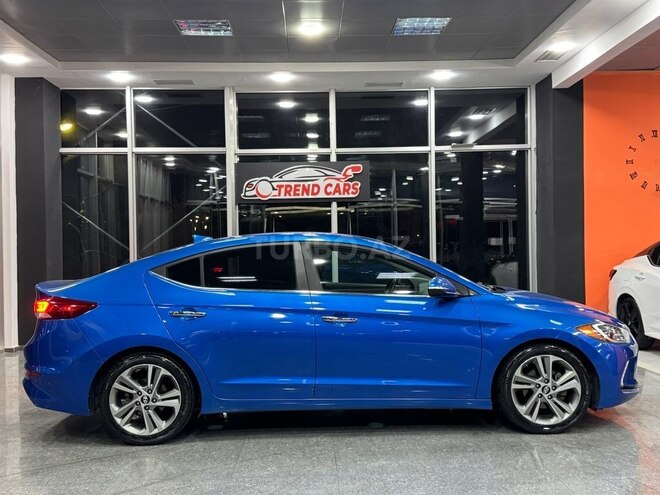 Hyundai Elantra-4