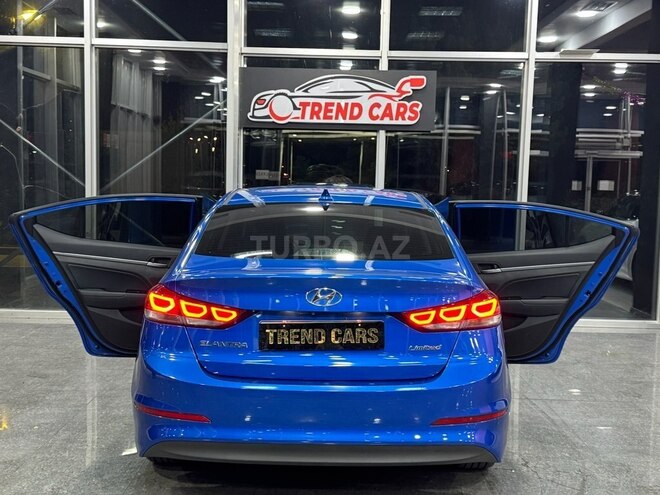 Hyundai Elantra-10