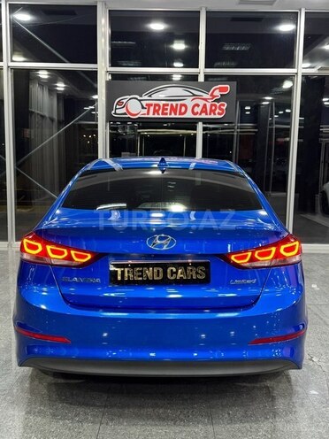 Hyundai Elantra-9
