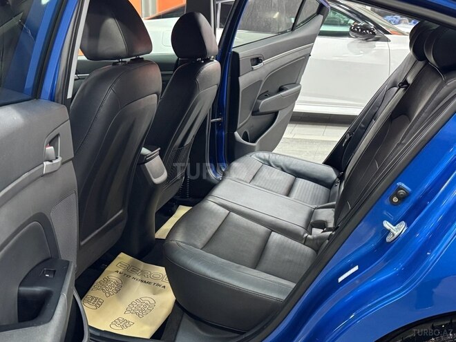 Hyundai Elantra-18
