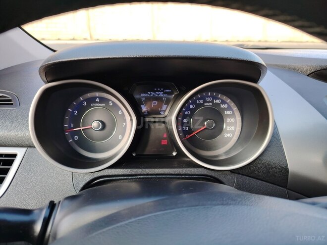 Hyundai Elantra 2011, 235,000 km - 1.6 л - Bakı