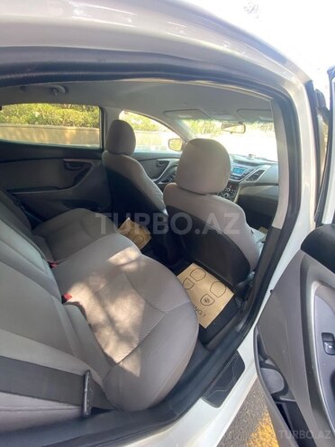Hyundai Elantra 2015, 131,000 km - 1.8 l - Bakı