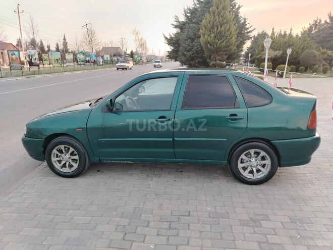Volkswagen Polo 1997, 350,000 km - 1.6 л - Ağdam