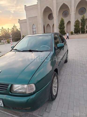 Volkswagen Polo 1997, 350,000 km - 1.6 л - Ağdam