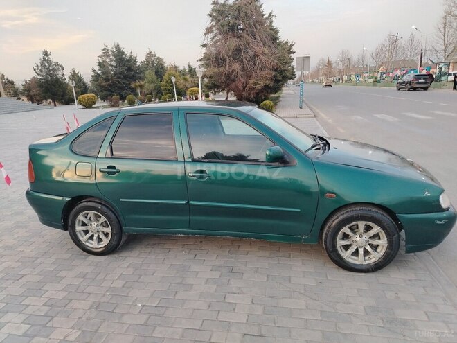 Volkswagen Polo 1997, 350,000 km - 1.6 л - Ağdam