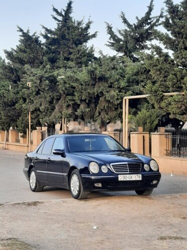 Mercedes E 240 2001, 277,854 km - 2.6 l - Bakı