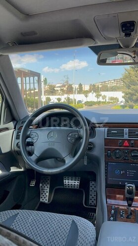 Mercedes E 240 2001, 277,854 km - 2.6 l - Bakı