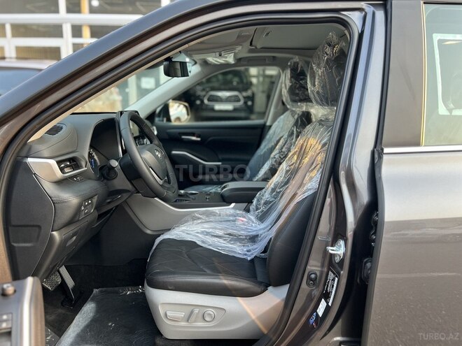 Toyota Highlander-5