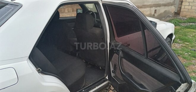 Mercedes E 200 d 1987, 123,456 km - 2.0 l - Sabirabad