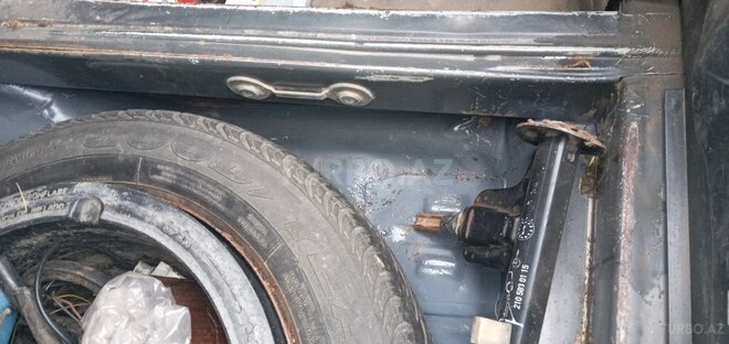 Mercedes E 200 d 1987, 123,456 km - 2.0 l - Sabirabad