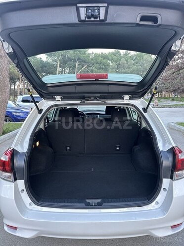 Toyota Corolla Fielder-13