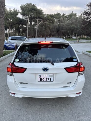 Toyota Corolla Fielder-11