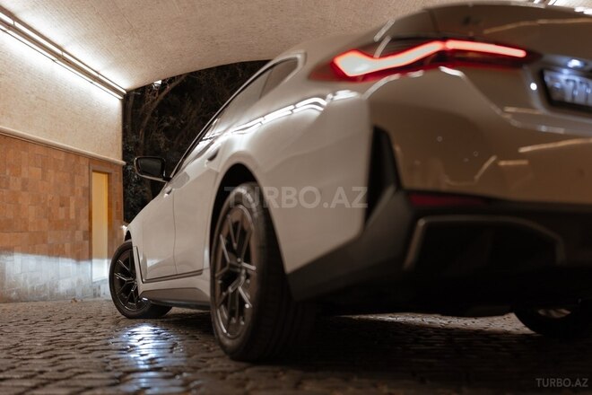 BMW i4 2022, 23,000 km - 0.0 l - Bakı