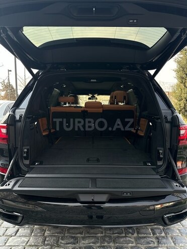 BMW X7-15
