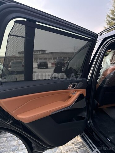 BMW X7-12