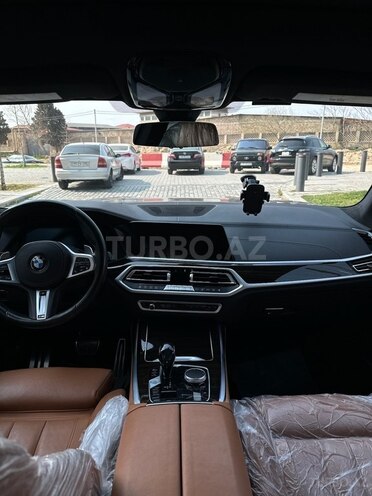 BMW X7-10