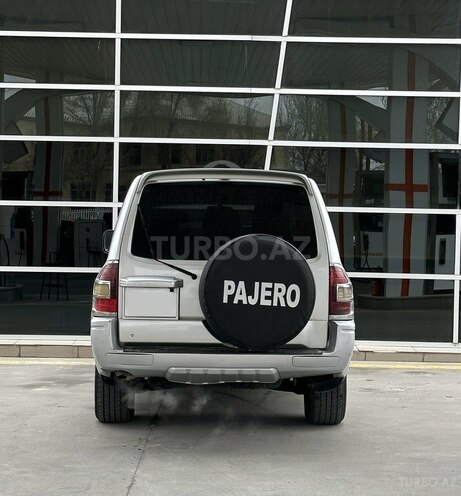 Mitsubishi Pajero-15