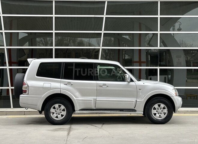 Mitsubishi Pajero-19