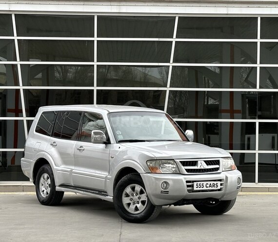 Mitsubishi Pajero-9