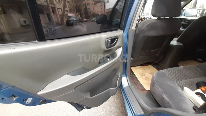 Hyundai Santa Fe 2001, 279,307 km - 2.4 l - Naftalan