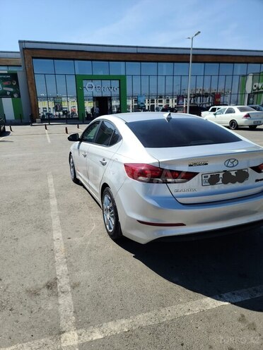 Hyundai Elantra 2018, 129,000 km - 2.0 л - Şəmkir