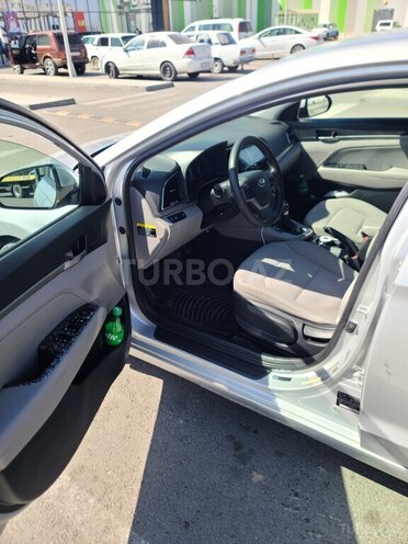 Hyundai Elantra 2018, 129,000 km - 2.0 л - Şəmkir