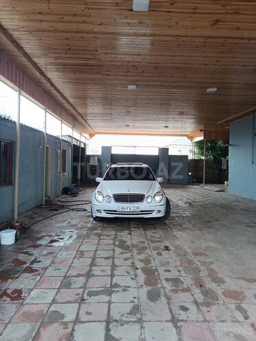 Mercedes E 220 d 2002, 359,900 km - 2.2 l - Beyləqan