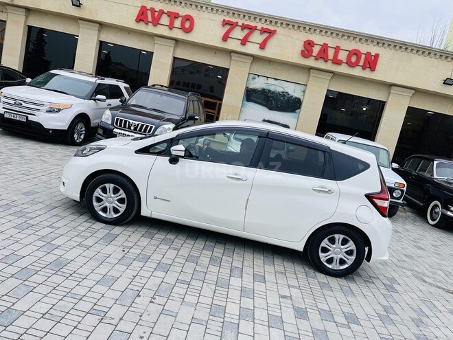 Nissan Note-5