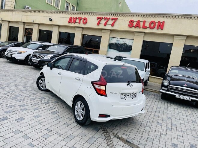Nissan Note-8