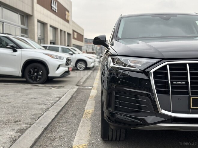 Audi Q7-4