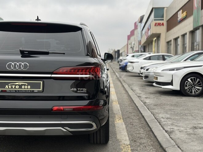 Audi Q7-12