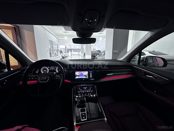 Audi Q7-27