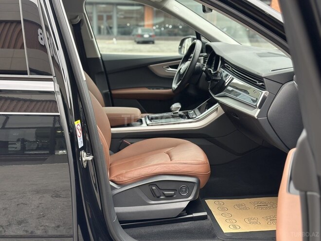 Audi Q7-17